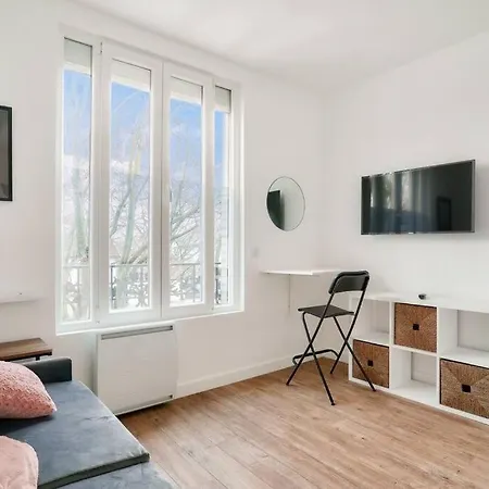 Studette 4 Calme Et Lumineux, Entierement Equipee Apartamento Créteil